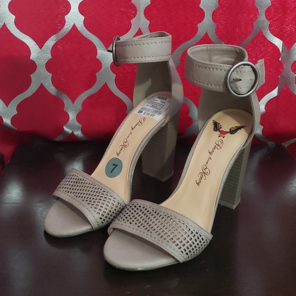 Sandles *Brand New*